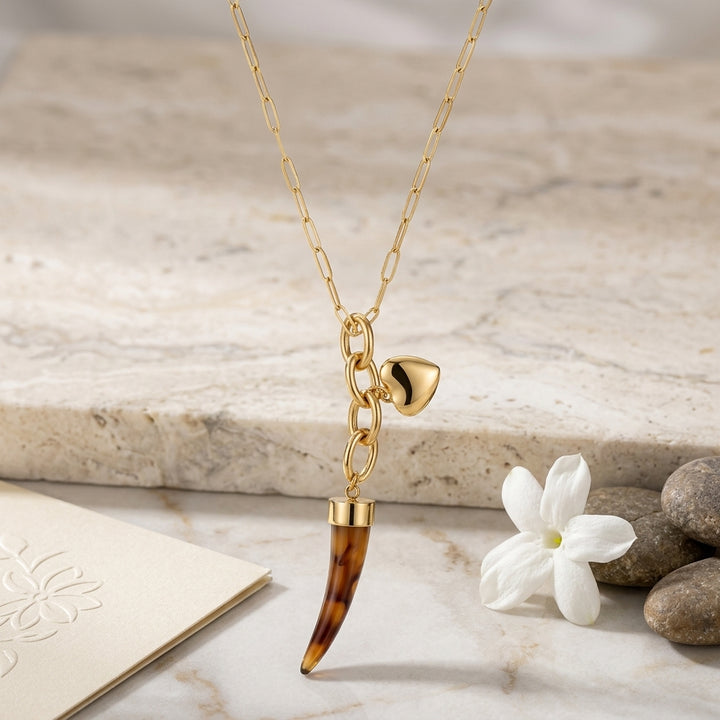 Lång Halsband med Horn – stilrent &amp; lekfullt