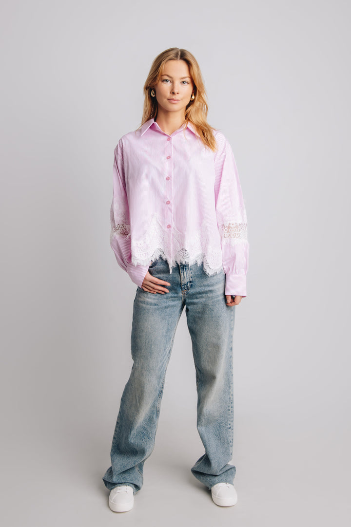 Italiensk Blus med Spets – Rosa &amp; Blå