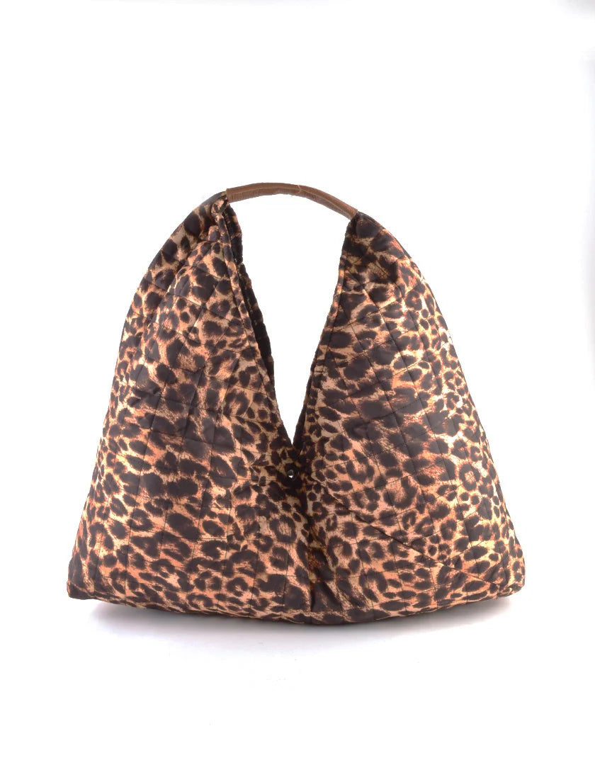 Shopper med läderhandtag och stilfull leopardmönster