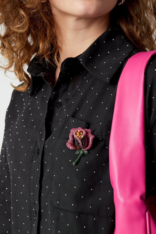 Rosbrosch i Fuchsia – Elegant Accessoar för Dam